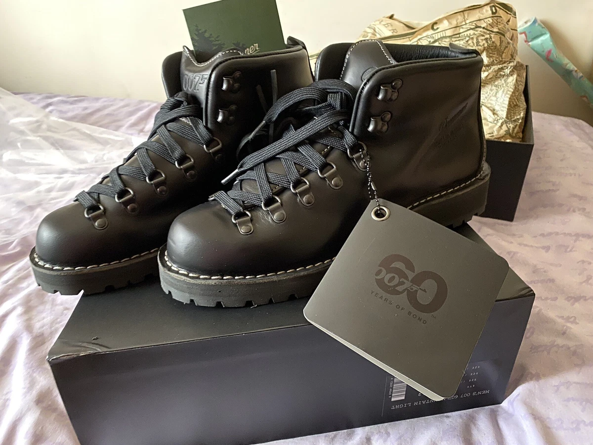 Brand new Danner Mountain Light II James Bond 007 Boots US11