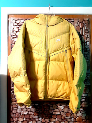 NWT! Nike Sportswear NSW Storm Fit Windrunner Puffer Jacket DD6963-700 Size-M