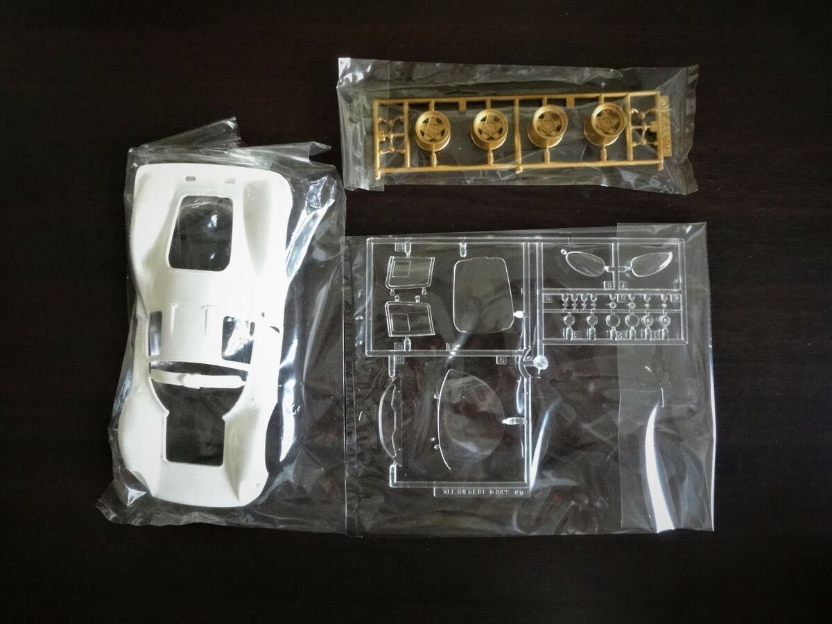So Rad ! Fujimi 1/24 FERRARI 330 P4 '67 Le Mans with Etching So Rad ! Fujimi 1/24 FERRARI 330 P4 '67 Le Mans with Etching