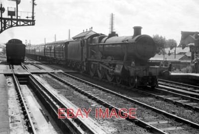 PHOTO  THE SOUTH END OF OXFORD STATION Â 1963 AN UNIDENTIFIED 'HALL' CLASS LOC