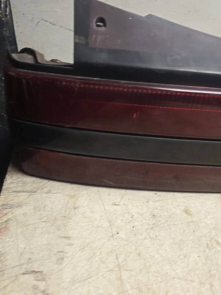 ** 89-96 Buick Century Centro Baúl Acabado Luz Trasera Lámpara Panel y ARNÉS H220 Foto 2 de 4