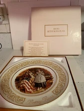 AVON BETSY ROSS 1973 COLLECTOR PLATE AMERICAN FLAG  NIB  WEDGEWOOD ENGLAND