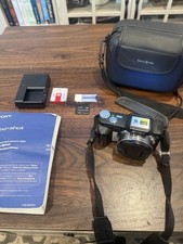 Sony CyberShot DSC-H3 8.1MP Camera 2 Batteries 1GB SD Manual Charger And Bag