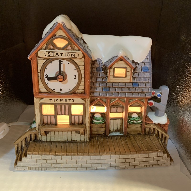 Lefton Colonial Christmas Village MULBERRY Train STATION 07344 -no Clock