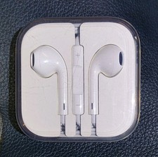 Apple White 3.5mm Jack Hi-Res Stereo Wired Built-In Microphone In-Ear Headphones