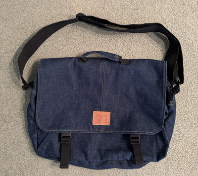 Vintage ~ Levi's ~ Yak Pack Denim Messenger / Cross Body Bag w