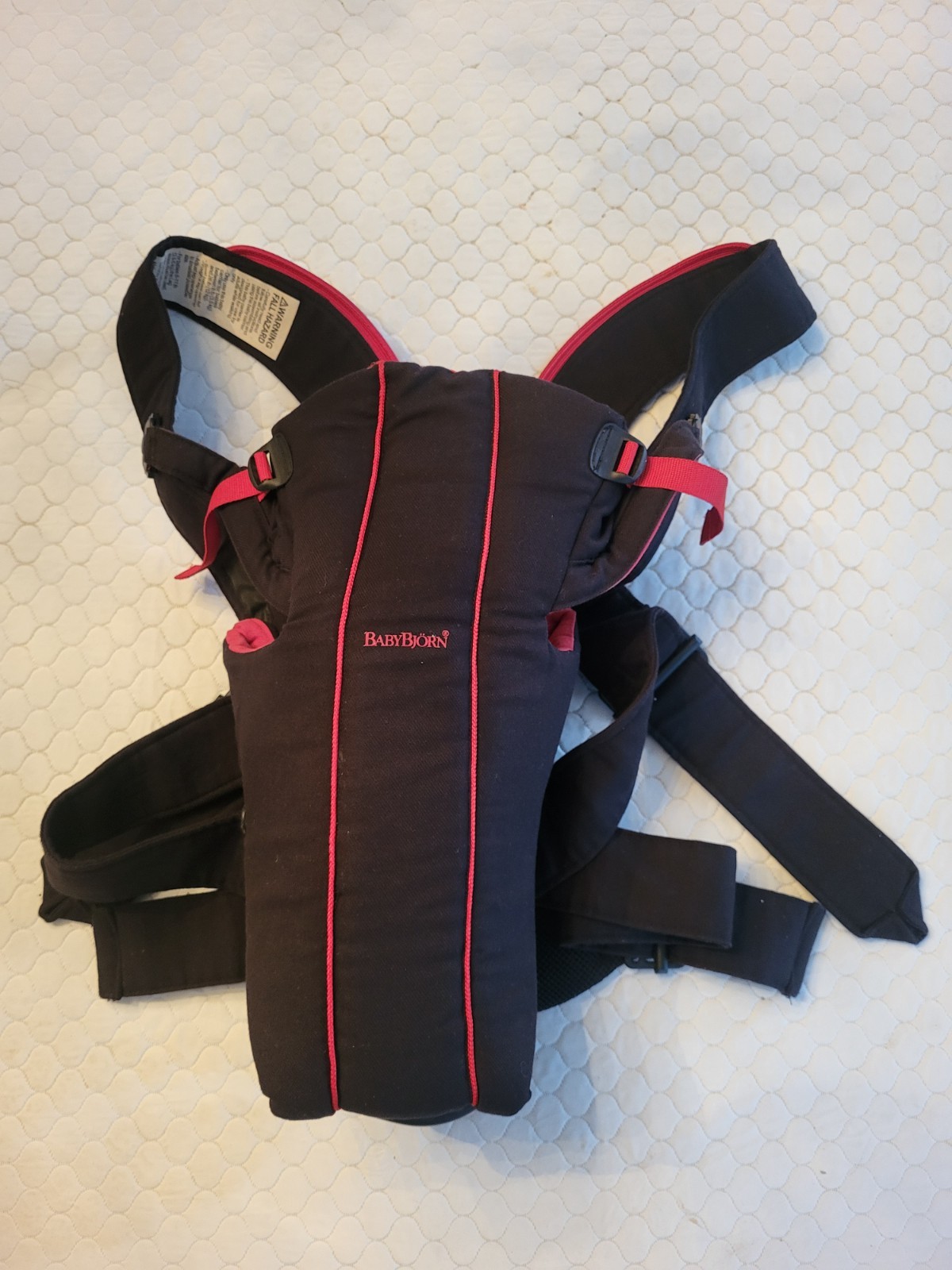 BABY BJORN Baby Carrier—Original COTTON Front Wearing—Black/Red—8-25 lbs—EUC-image