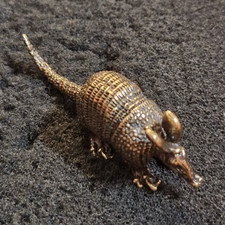 Messing Figur Gürteltier Länge ca. 5,5 cm M...