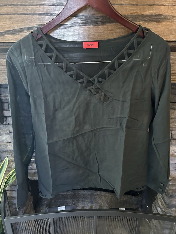 Hugo Boss women's Black Long Sleeve Size Small Blouse Top