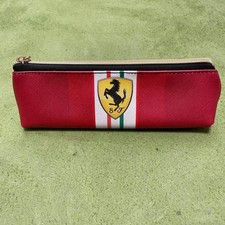 Astuccio portamatite rosso con logo Ferrari #631f00