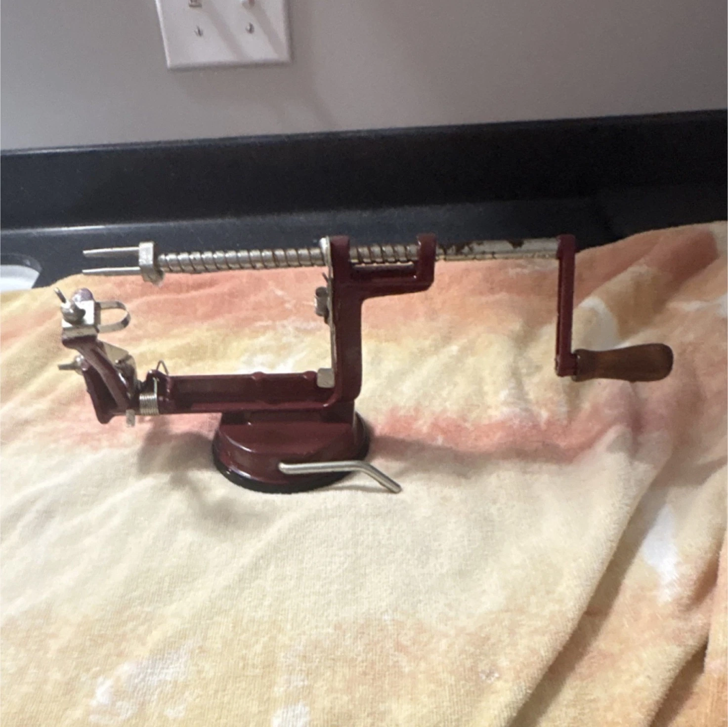Vintage Red Metal Apple Peeler Corer Slicer with Wood Handle for Fruit