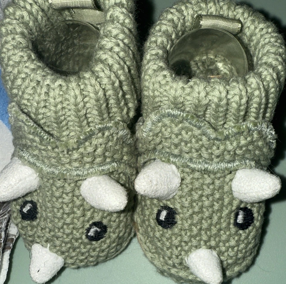 Nuevo sin etiquetas enorme lote de 16 paños para eructar + par de botines Foto 3 de 3