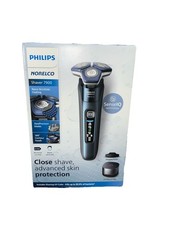 Philips Norelco S7889/91 Men's Shaver 7900 w/ UV cube  Quick Clean Pod...NEW