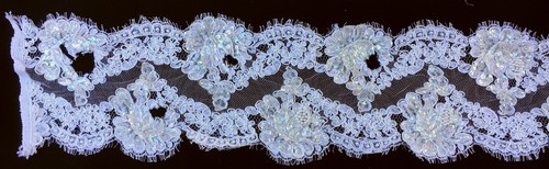 5 yds 5 3/4 in pizzo bianco largo bordo singhiozzato paillettes perle Hyman pesante - Foto 4 di 4