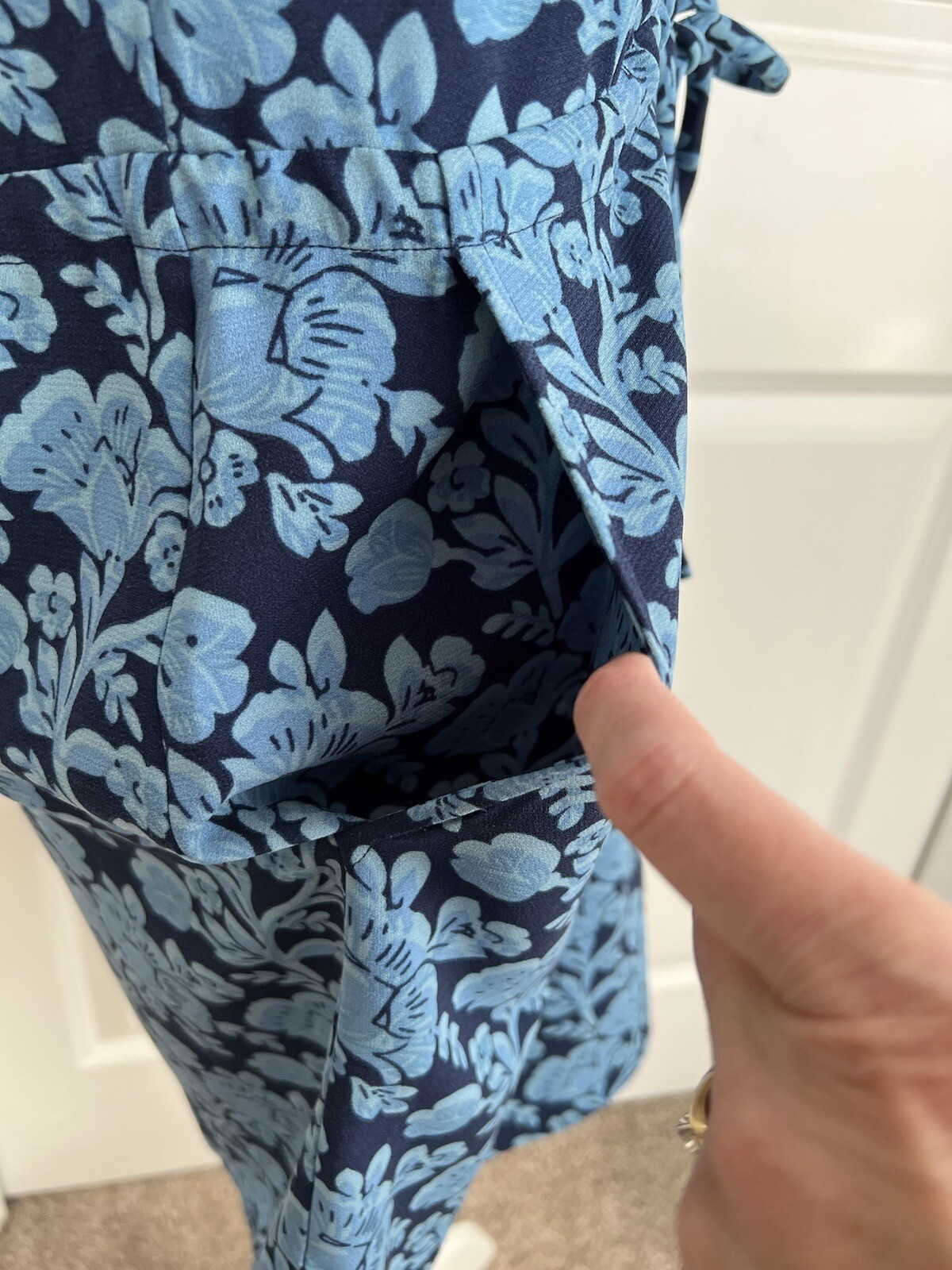 Cabi Blue Floral Java Shift Dress Drawstring Wais… - image 6