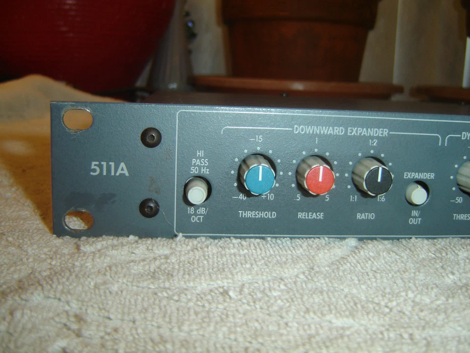 Symetrix 511A Noise Reduction, Downward Expander, Dynamic Filter, Vintage Rack - Image 4 of 4