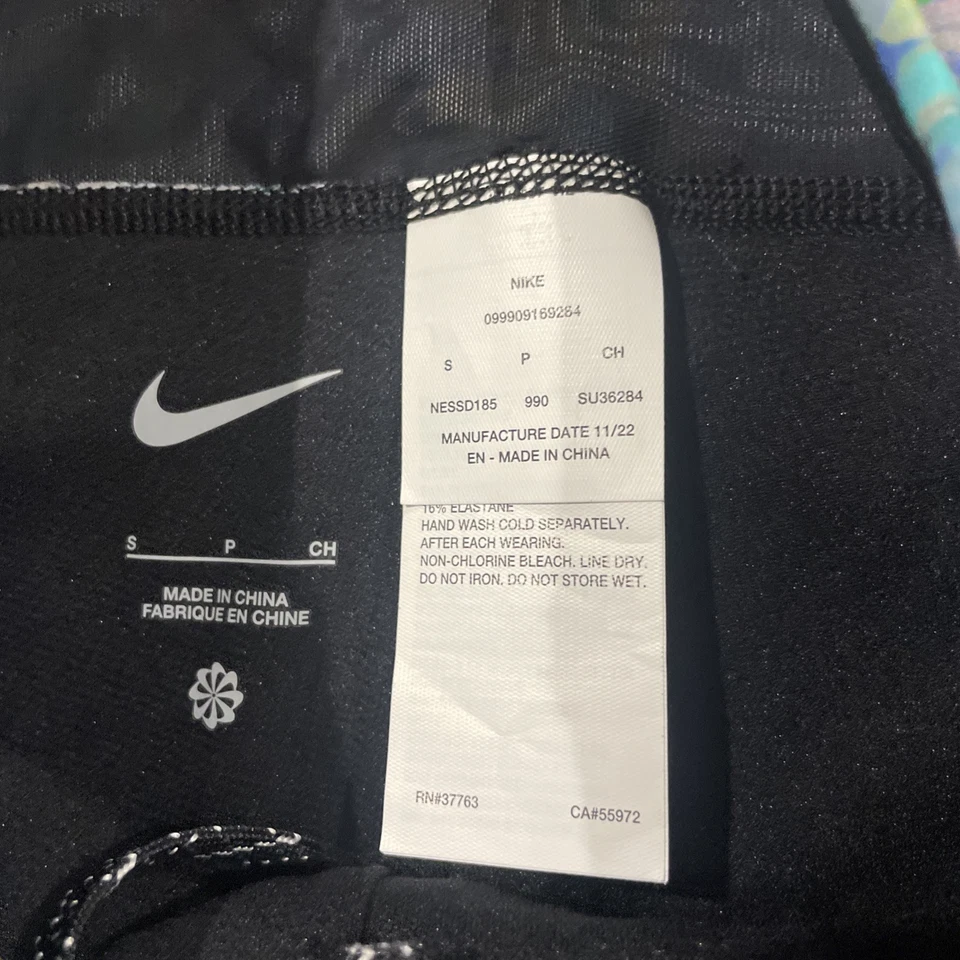 Pantalones Cortos de Natación Nike Fusion Para Mujer Pequeños 9" Florales NESSD185-990 Foto 3 de 4