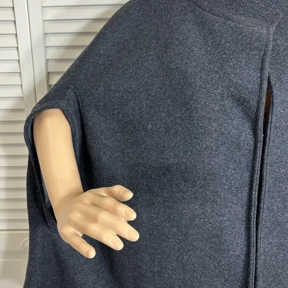 NWT Chico s Kennedy Gray Pleated Back Wool Blend Cape Small and Medium - Image 3 of 4