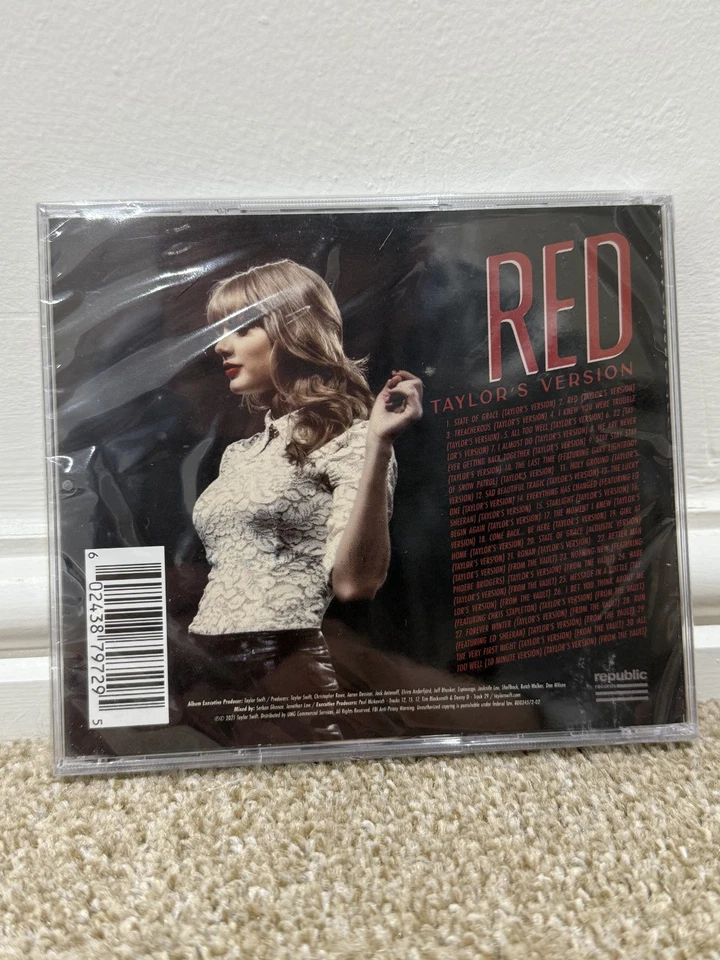 ** SIGNED** Red (Taylor 's Version) by Taylor Swift (2021, CD) *SIGNED** - Image 4 of 4
