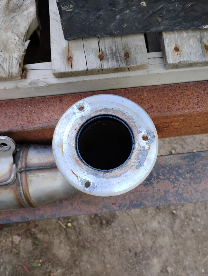 Tubo de expansión y caja de agua Arctic Cat Tiger Shark 640 Foto 3 de 4