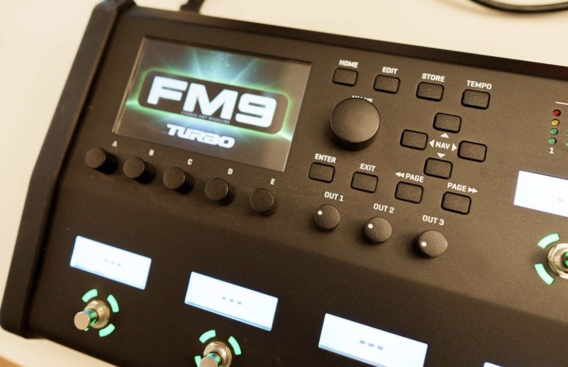 【美品 正規品】Fractal audio FM9 turbo Fractal Audio Systems FM9 Mark II Turbo - Bass Gear Magazine