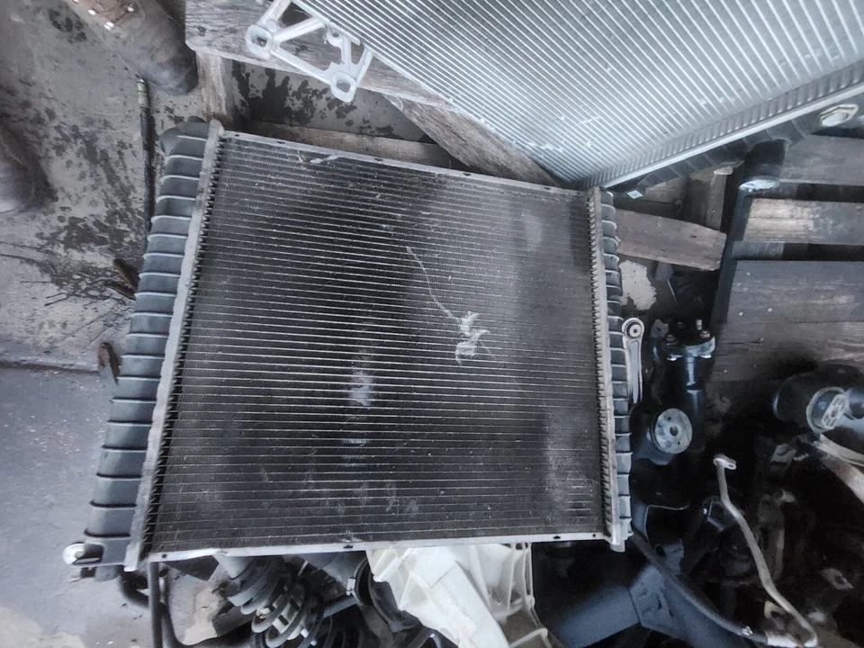 1998 1999 2000 2001 2002 2003 JAGUAR XJ8 XJR VANDEN PLAS COOLING RADIATOR - Image 2 of 4