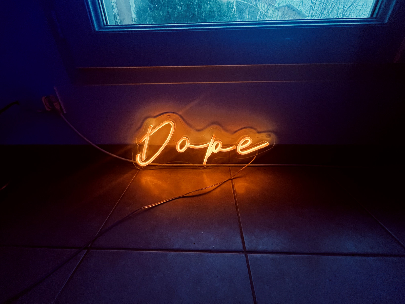 Néon LED orange DOPE 50cm télécommande pour éclairage déco sans surchauffe
