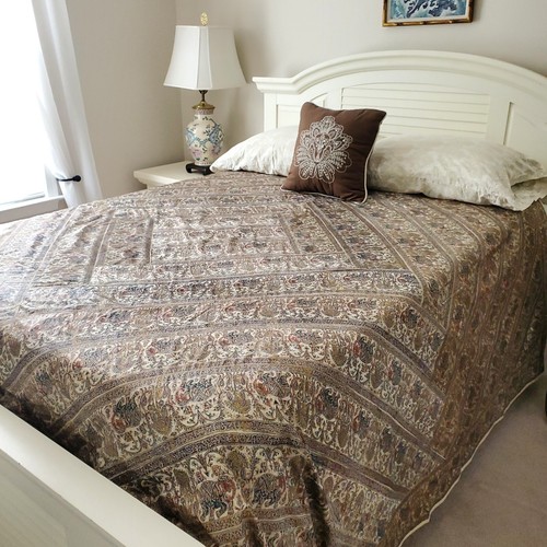 Handmade Silk Coverlet Queen/King Elegant Bed Cover Elephant Linen Lined India