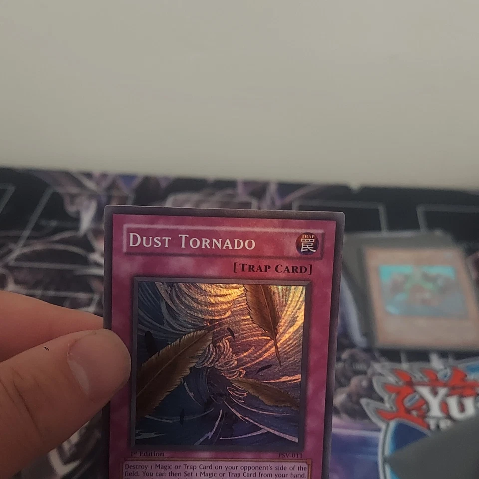 Yugioh Dust Tornado PSV-011 Super Rare Holo Bleed Near Mint 1st Ed - Image 3 of 4