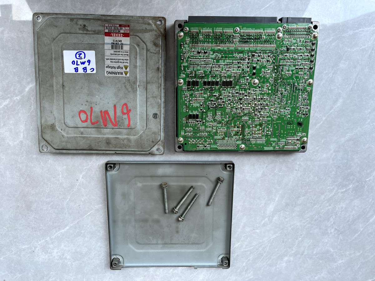 USED MITSUBISHI FUSO TRUCK 6M70T3 ECU ECM CONTROL UNIT ME358400 4079202370 USED MITSUBISHI FUSO TRUCK 6M70T3 ECU ECM CONTROL UNIT ME358400 4079202370