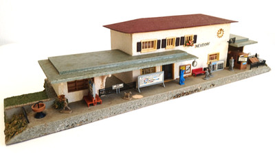 Faller Bahnhof ''Neudorf'' aus Holz- Nr. 102 - H0 - Gebäude Haus gebaut -- CSG 999
