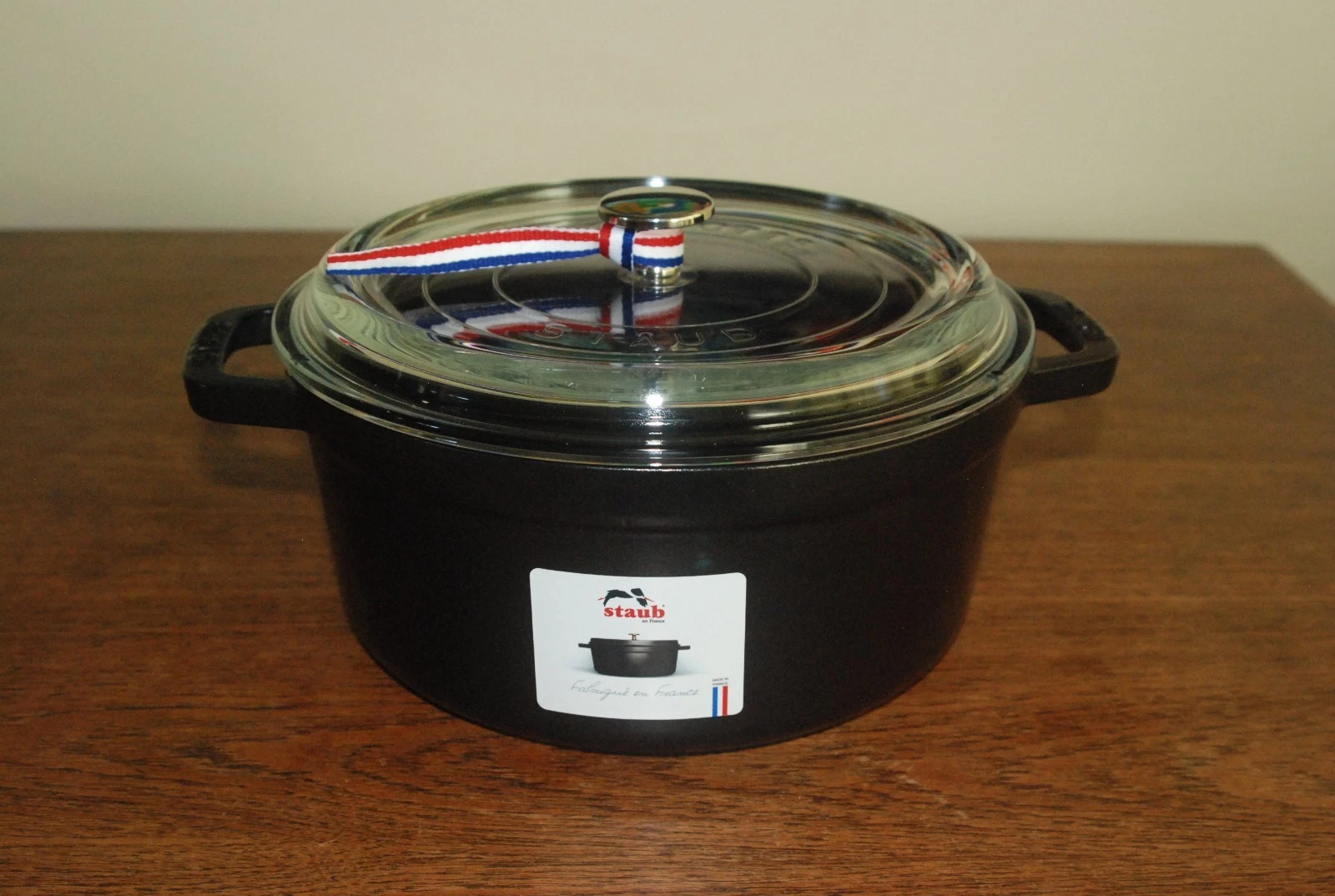 STAUB Cast Iron Dutch Oven 4-qt Round Cocotte with Glass Lid (Black)- New