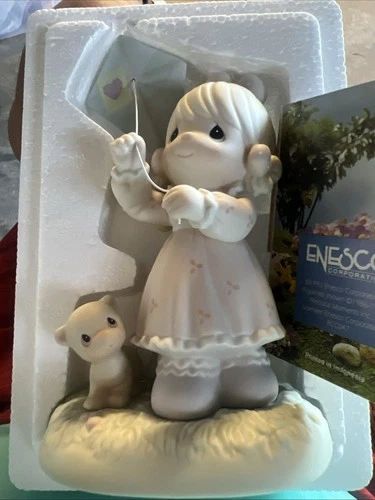 1994 Precious Moments Figurine "Sending My Love Your Way" Girl w/ Kite 528609
