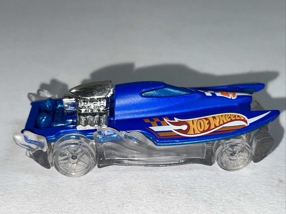 2011 HOT WHEELS - MAD SPLASH