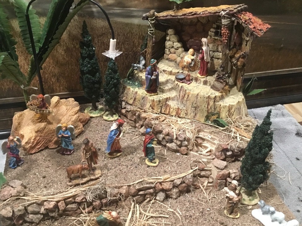 Christmas Village Display Platform For Nativity Dept 56 Little Town Of ...