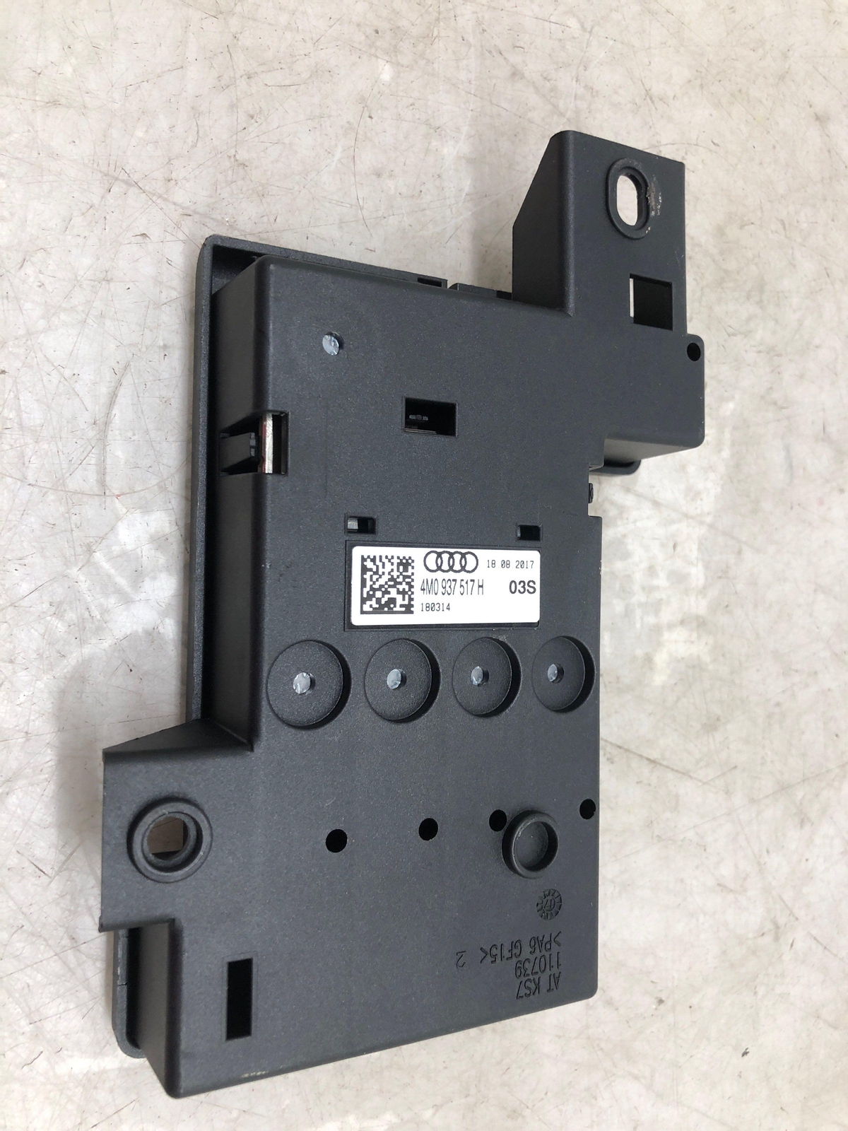 2016-2020 BENTLEY BENTATGA OEM POWER DISTRIBUTION JUNCTION FUSE BOX 4M0937517H