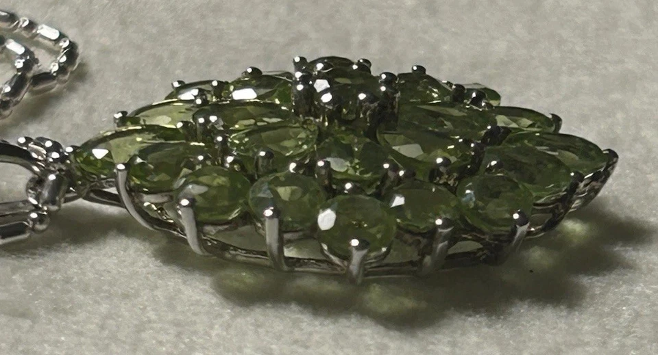 Italy 925 Sterling Silver Chain w/ Green Peridot Cluster Pendant Floral Gemstone - Image 4 of 4
