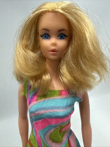 Vintage Live Action Barbie Doll Mattel 1971 Taiwan in Swirly Cue Mod Dress