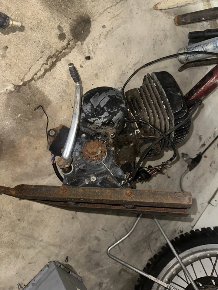 Двигатель 1976 Rm125 - Изображение 2 из 4