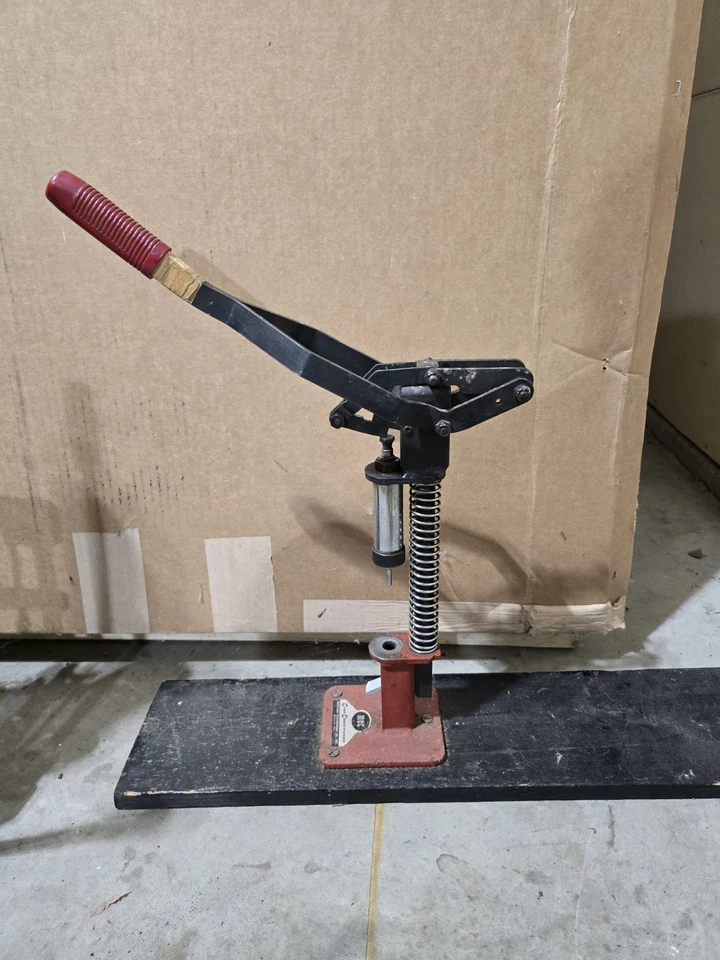 Deitemeyer Nº 300 Shotshell Reloader + MEC Case Aconditioner + Bandejas Foto 4 de 4