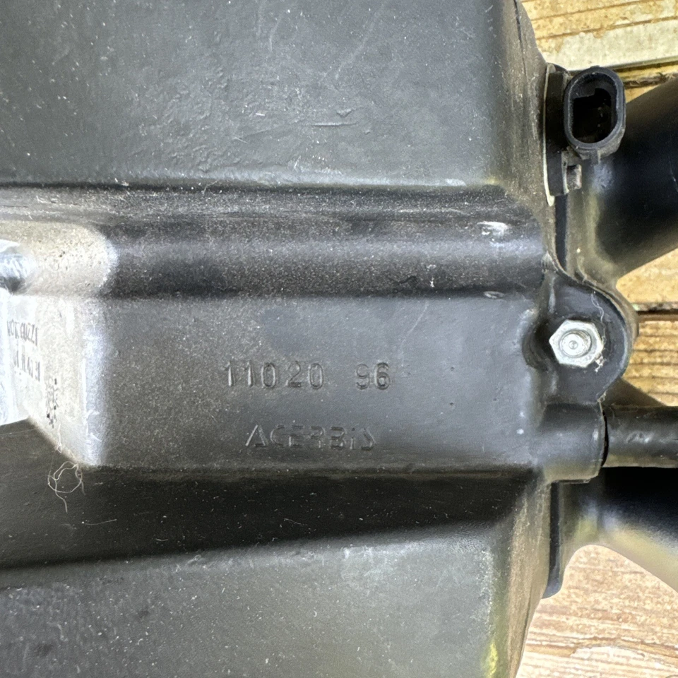 MOTO GUZZI Gebrauchter Luftfilterkasten v11 '99-'05 GU01114031 二手 空气过滤器盒 — 第 3/4 张图片