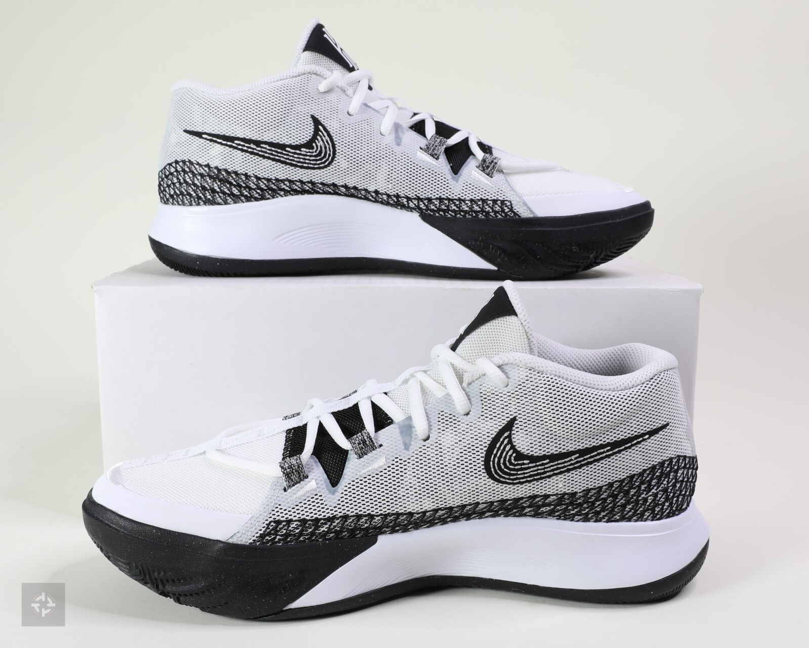 Nike Kyrie Flytrap 6 White Black Athletic Shoes Men's Size 8.5-11.5 (DM1125-101)