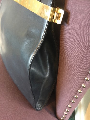 KARL LAGERFELD - LARGE SHOULDER BAG - BLACK WITH GOLD BAR - LAGERFELD ENGRAVED - Picture 3 of 7