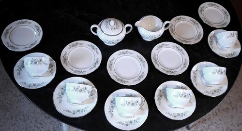 Wedgwood WESTBURY Tea Set For 7 (23 Pc) Cups, Saucers Plates + Creamer & Sugar - Picture 10 of 22