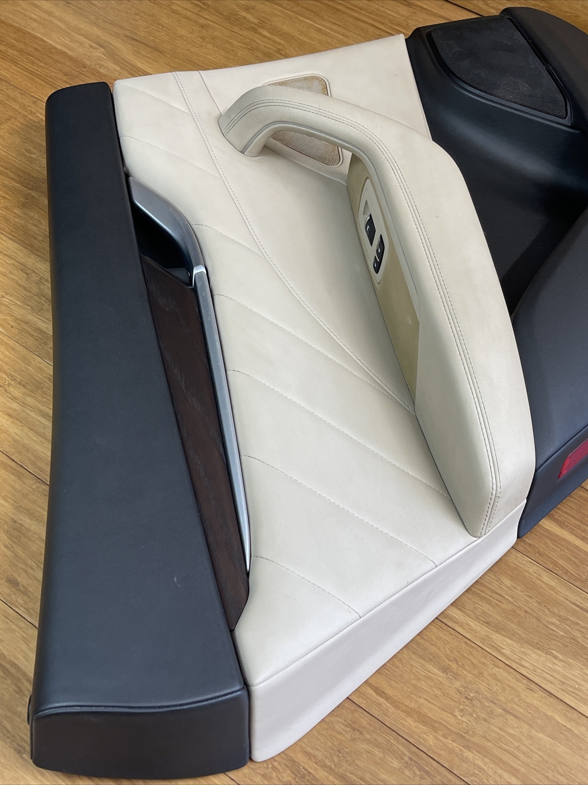 2017-2020 Maserati Levante Set Rear Left Right Door Panel Beige Leather OEM