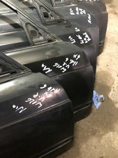 NEUE Mercedes W126 TÜR VORNE RECHTS NEUE Mercedes W126 TÜR VORNE RECHTS