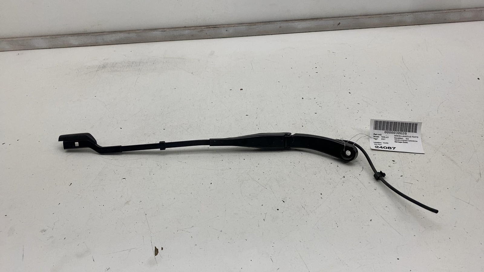 Tesla Model Y 2020-2023 Left Front Wiper Arm Assembly Driver Side  