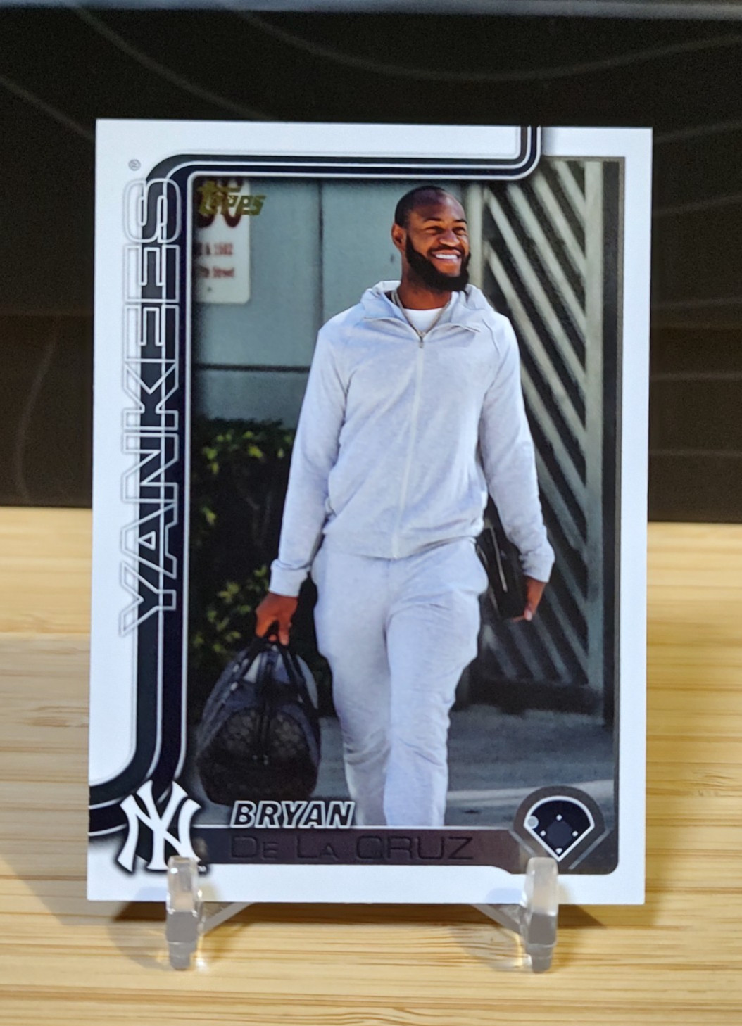 2025 Topps Update Series - Bryan De La Cruz - Yankees #US234 - Golden Mirror SSP