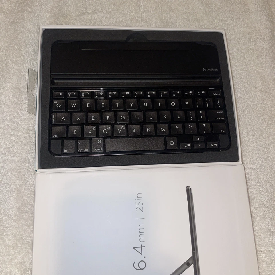 Logitech Magnetic Clip-On Ultra-thin Bluetooth Keyboard Case for iPad Mini 1/2/3 - Image 3 of 3