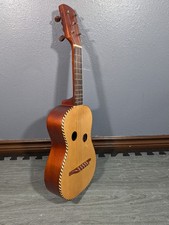 Jarana Huasteca de Cedro, Buzzing, Read Description